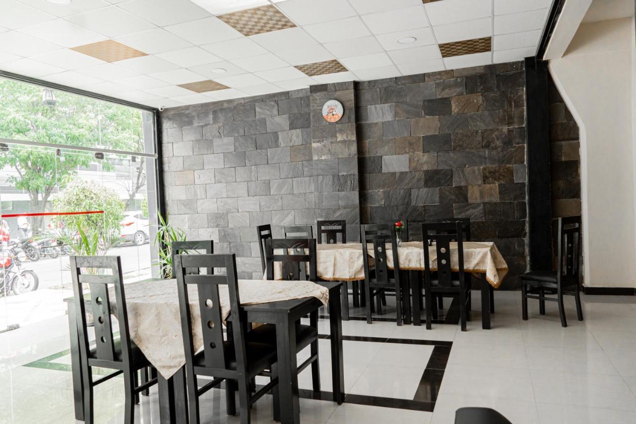 Residencial Velia & Victoria Hotel Cochabamba Exterior photo