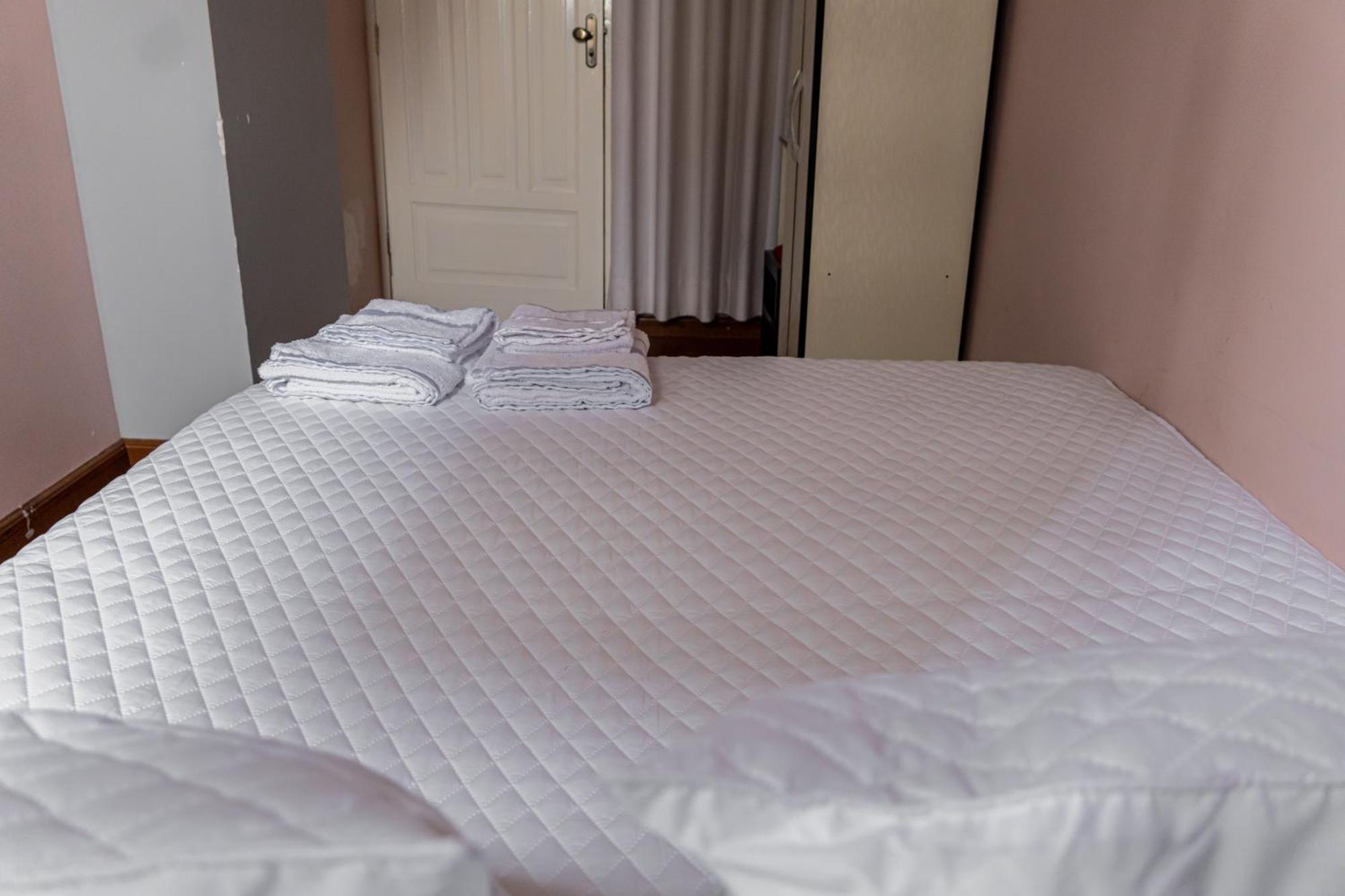 Residencial Velia & Victoria Hotel Cochabamba Room photo