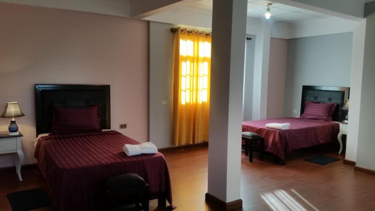 Residencial Velia & Victoria Hotel Cochabamba Exterior photo